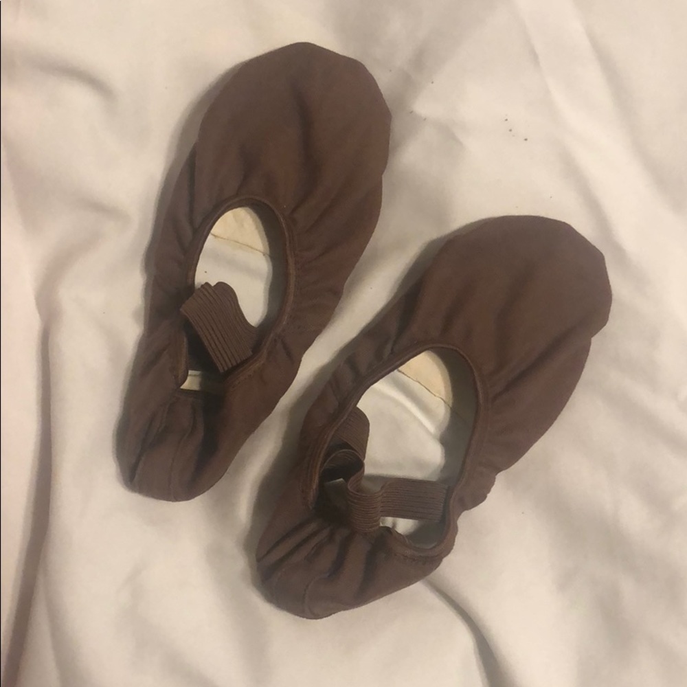 Capezio Hanami Ballet Shoe, Mocha m, Size 5M